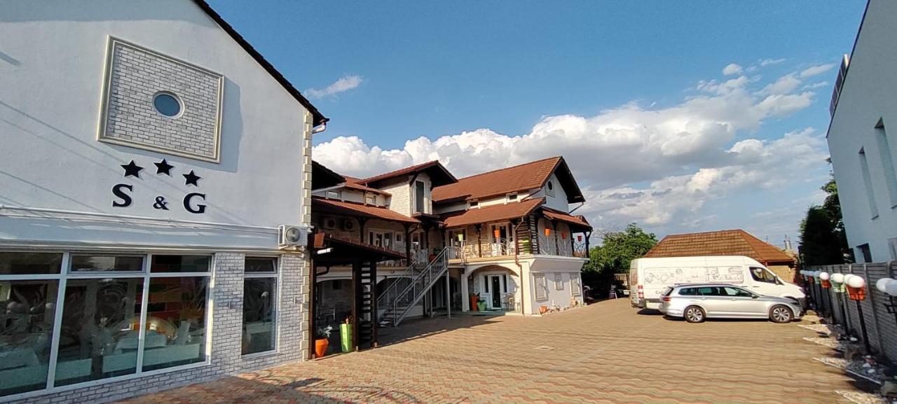 阿拉德 赛吉欧基尼娜旅馆酒店 外观 照片