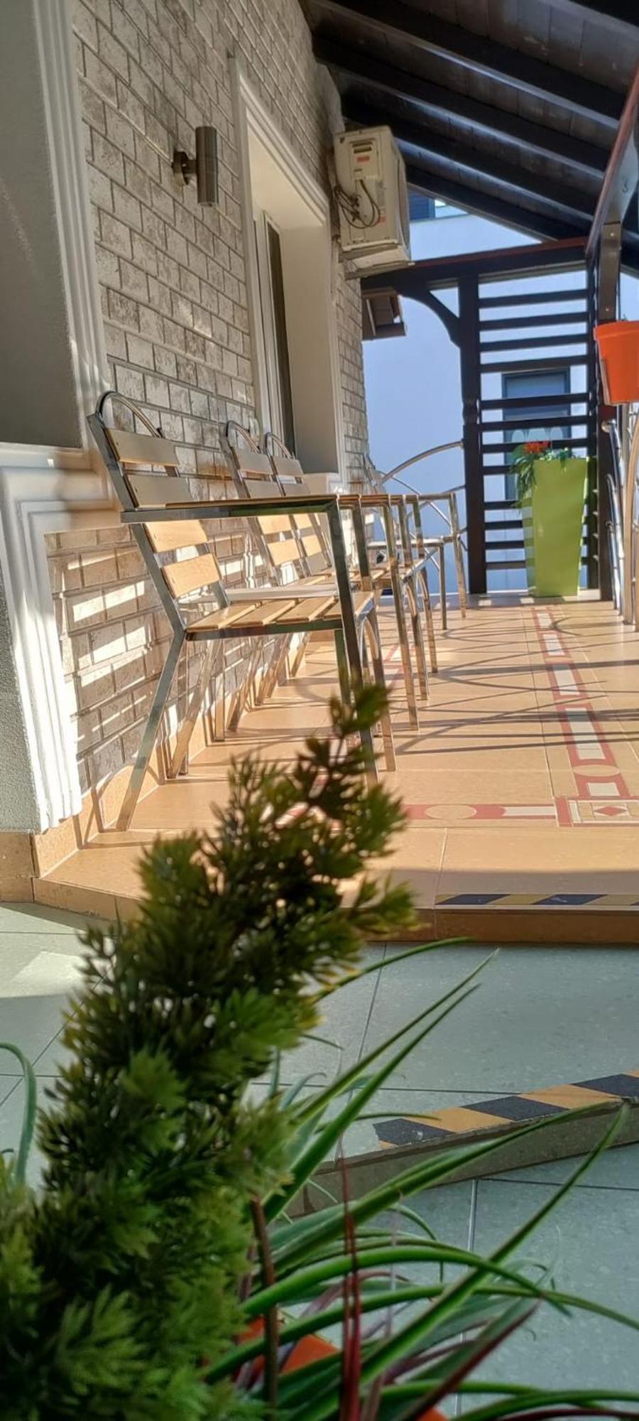 阿拉德 赛吉欧基尼娜旅馆酒店 外观 照片