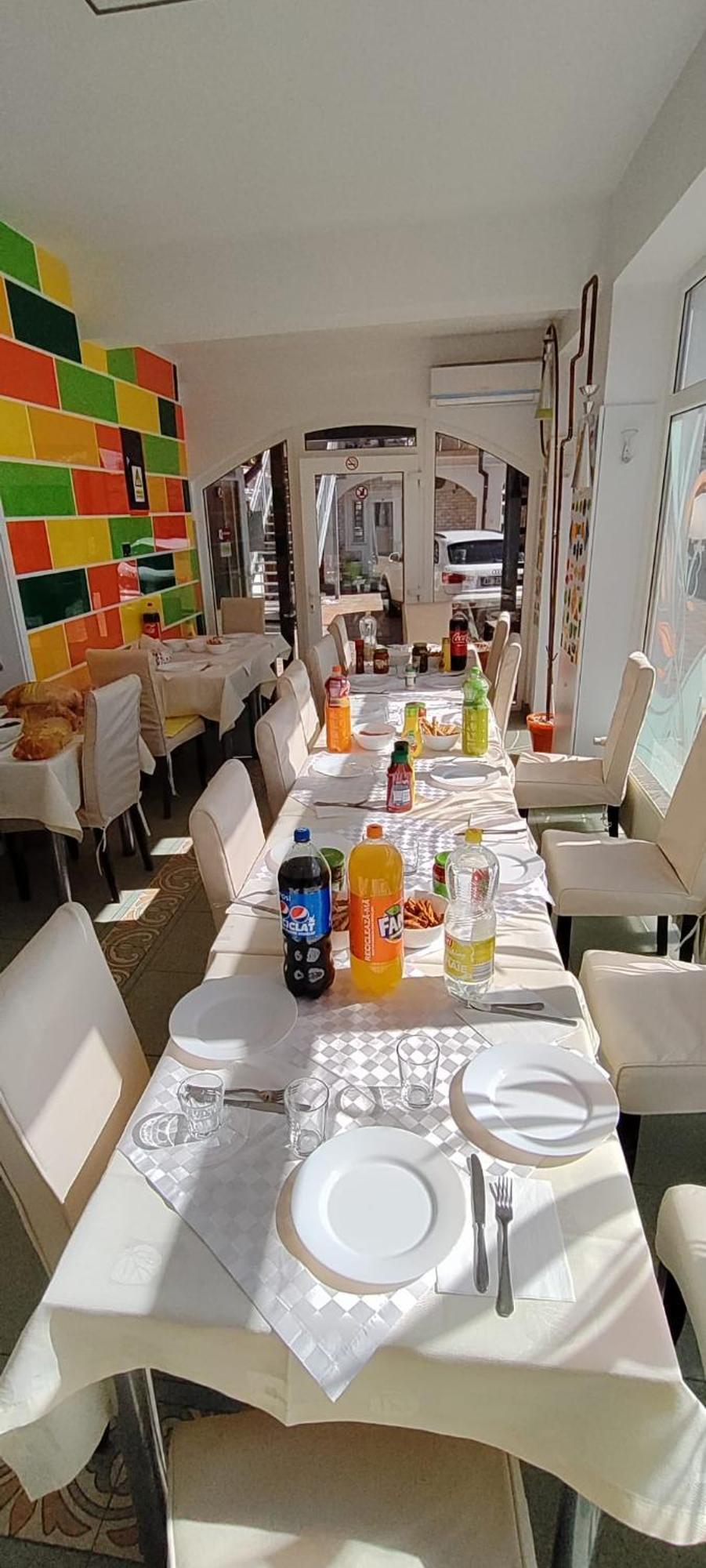 阿拉德 赛吉欧基尼娜旅馆酒店 外观 照片