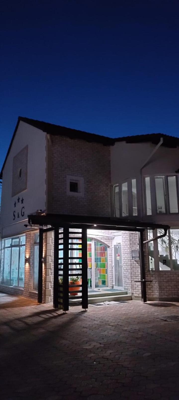 阿拉德 赛吉欧基尼娜旅馆酒店 外观 照片