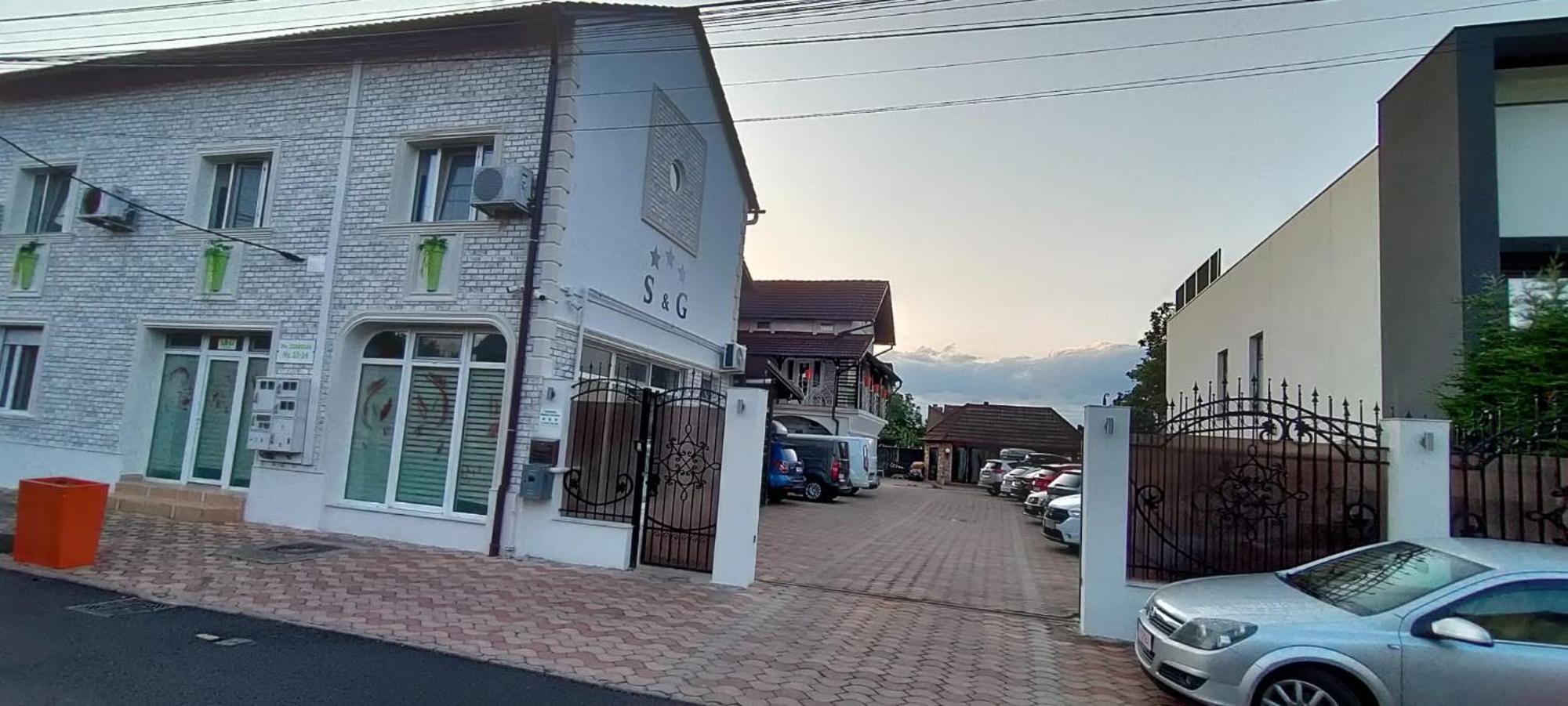 阿拉德 赛吉欧基尼娜旅馆酒店 外观 照片