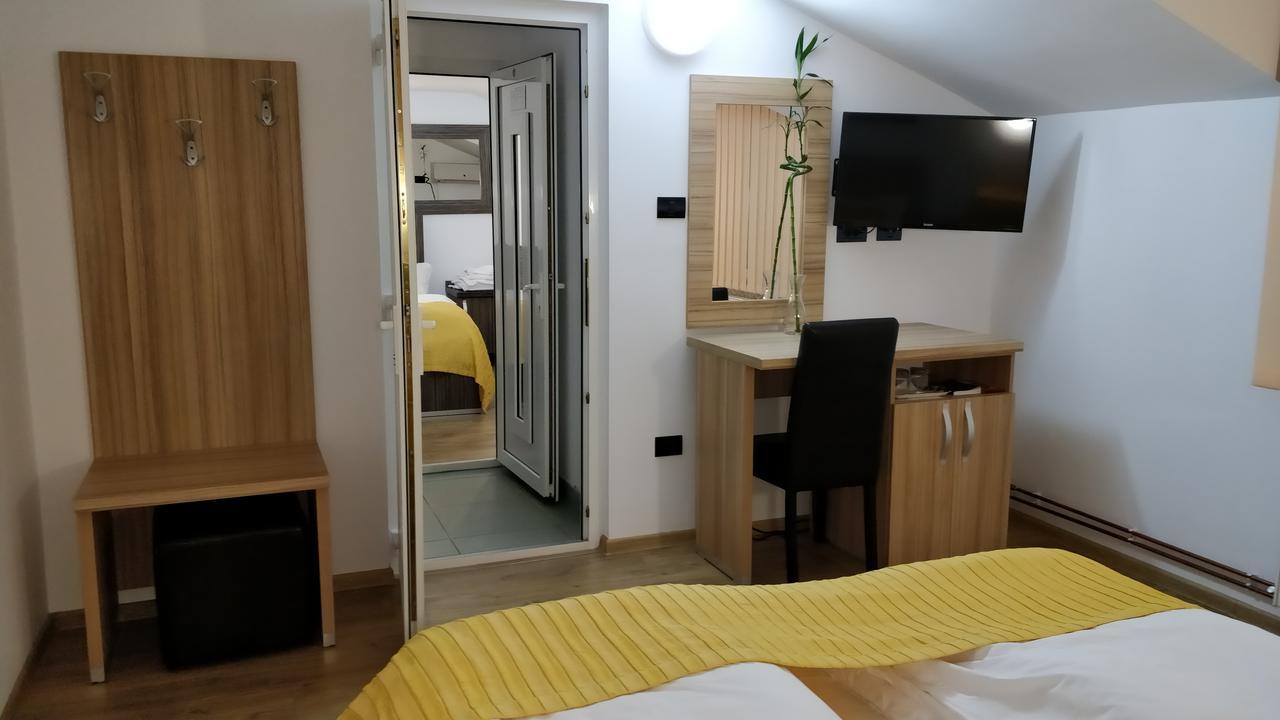 阿拉德 赛吉欧基尼娜旅馆酒店 外观 照片